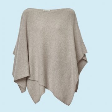 Cashmere poncho feature
